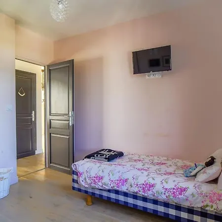 Ξενοδοχείο Maison Familiale 3*